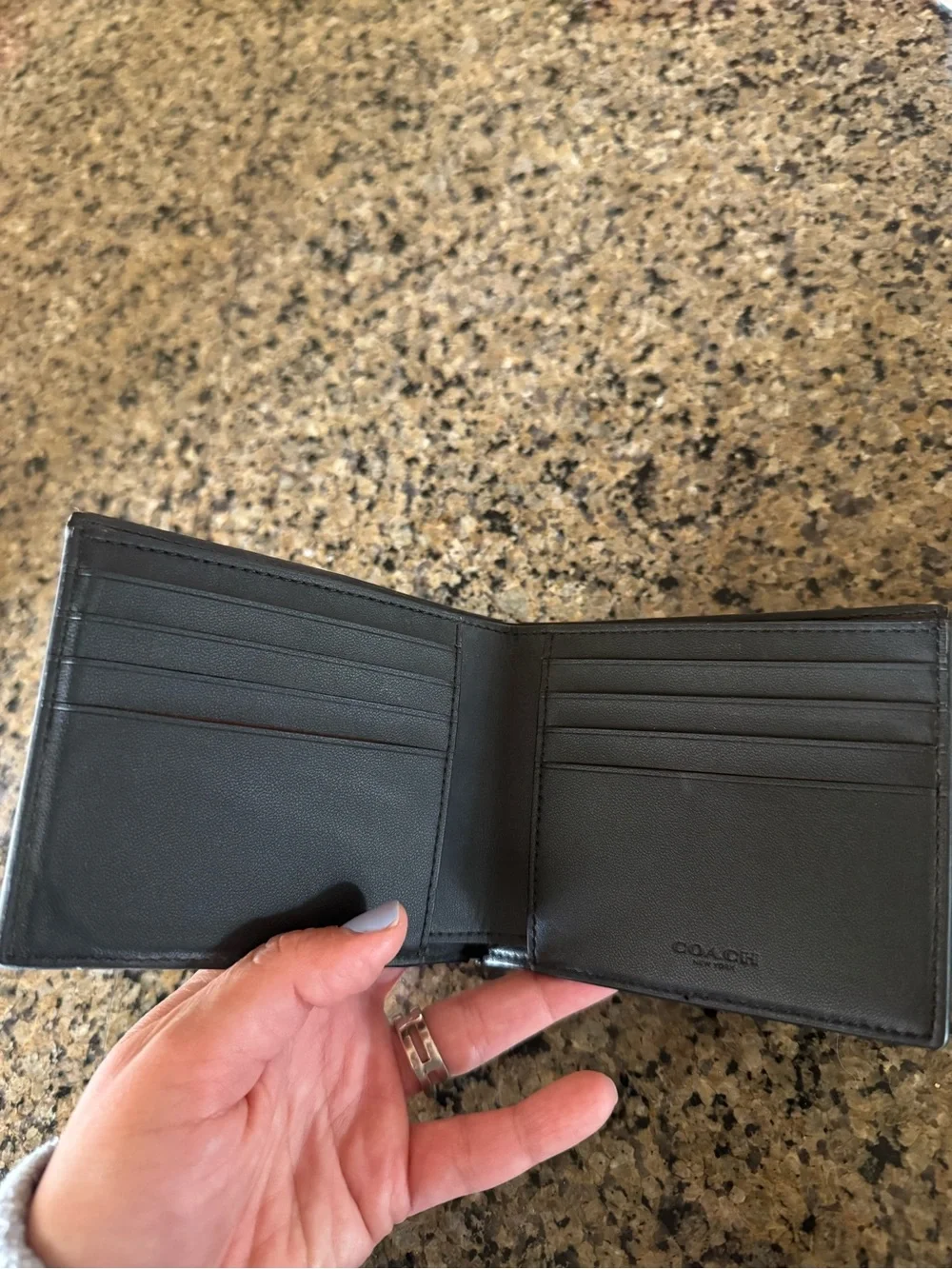Coach Wallet ✨ - Picture 3 of 6